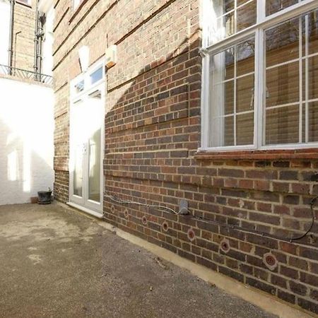 2 Bedroom Apartment Just Off Kings Road Londyn Zewnętrze zdjęcie