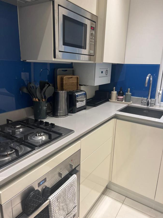 2 Bedroom Apartment Just Off Kings Road Londyn Zewnętrze zdjęcie