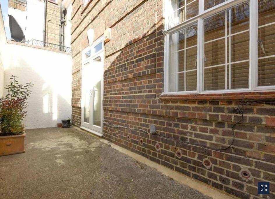 2 Bedroom Apartment Just Off Kings Road Londyn Zewnętrze zdjęcie
